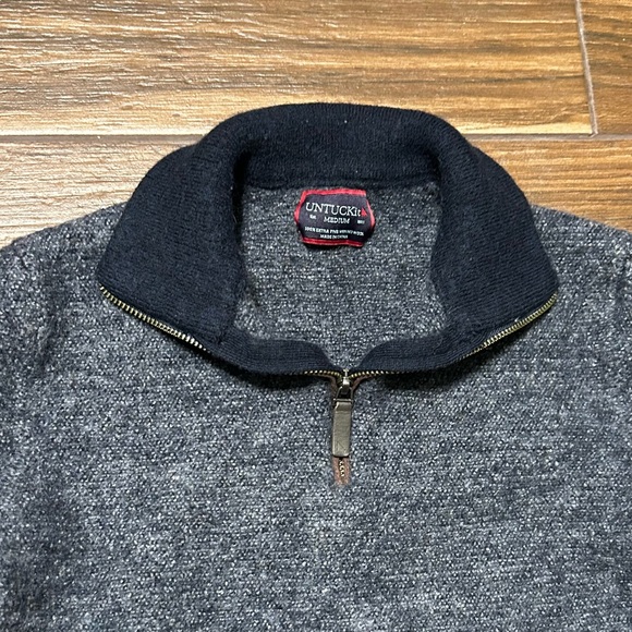 UNTUCKit Gray and Black Kids Sweater. 100% Merino Wool - Picture 5 of 8